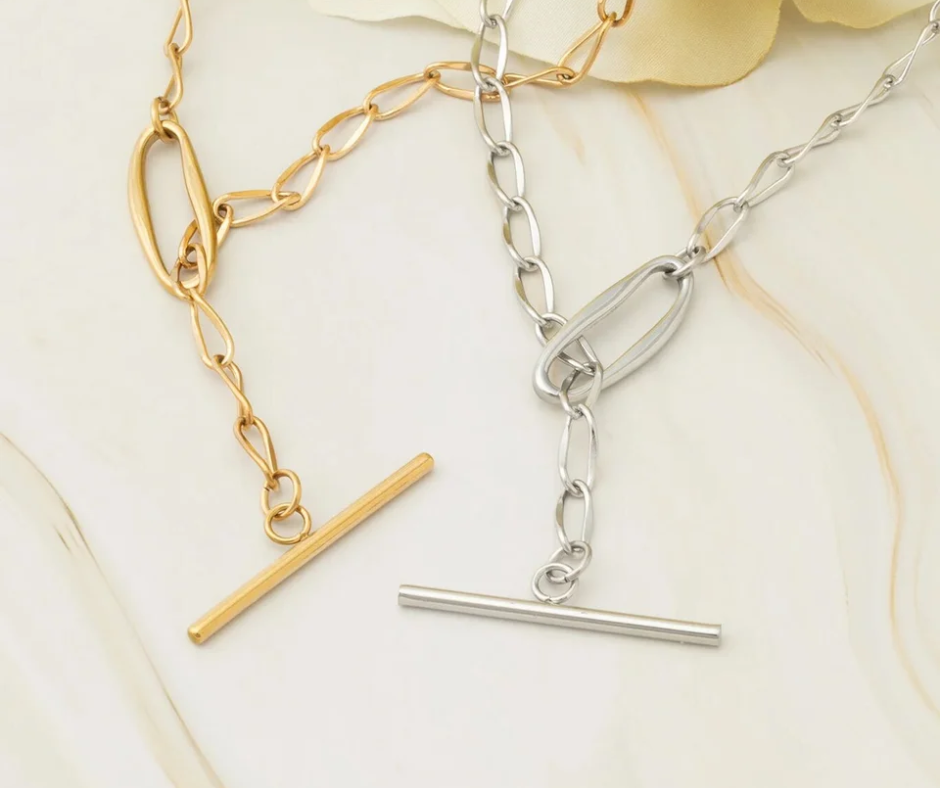 LUX Oval Link Toggle Chain Necklace