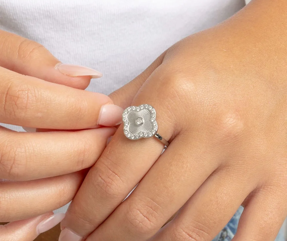 LUX Floral Motif Ring