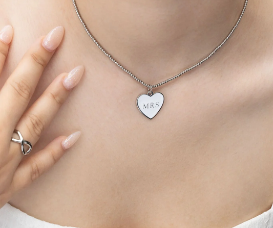 LUX White Heart Mrs Charm