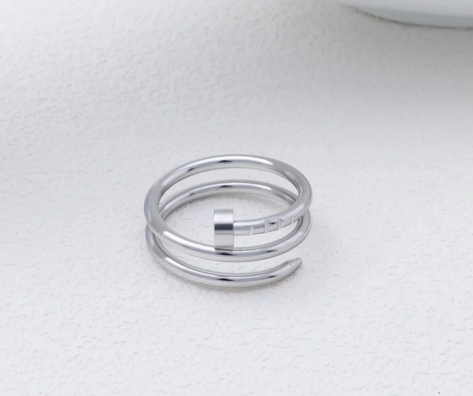 LUX Twisted Nail Ring